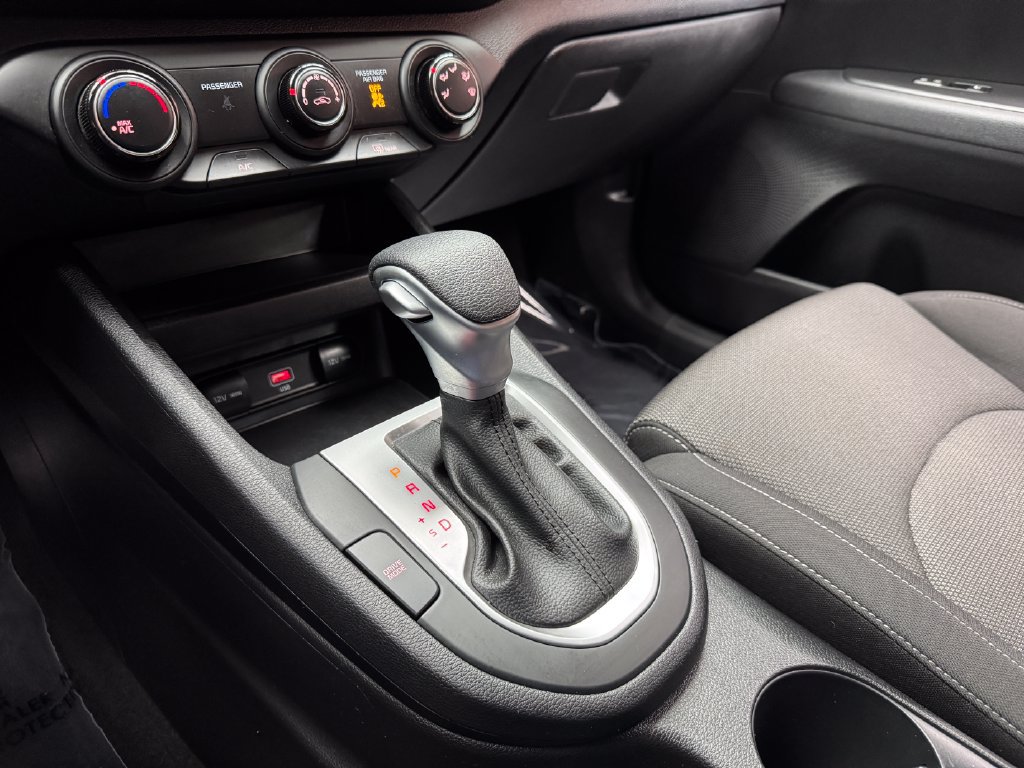 Used 2023 Kia Forte LXS w/ LXS Technology Package FWD image 19