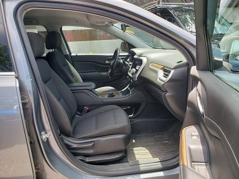 Used 2020 GMC Acadia SLE w/ Driver Convenience Package FWD image 9