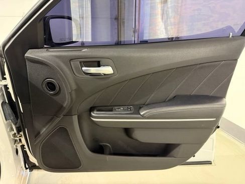 Used 2019 Dodge Charger SXT RWD image 25