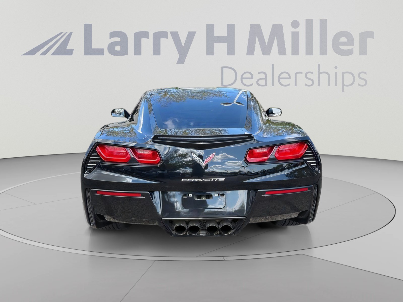 Used 2019 Chevrolet Corvette Stingray Coupe w/ 1LT RWD image 4