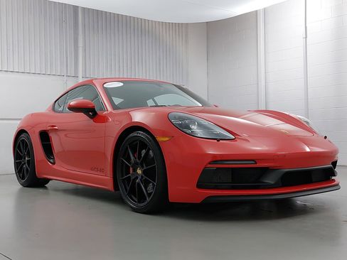 Certified 2024 Porsche 718 Cayman GTS RWD image 9
