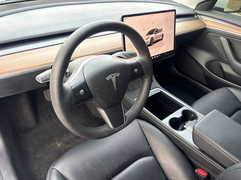 Used 2023 Tesla Model 3 Standard Range RWD image 2