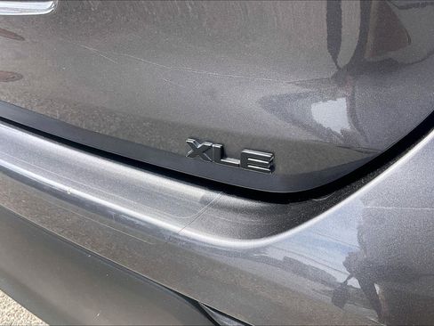 Used 2020 Toyota Highlander XLE FWD image 10