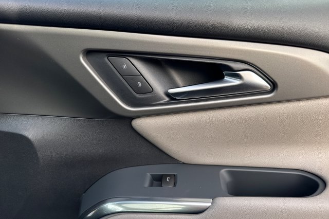 New 2027 Chevrolet Traverse LT w/ Sun and Wheel Package FWD image 27