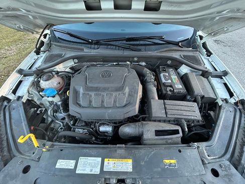 Used 2022 Volkswagen Passat 2.0T R-Line image 11