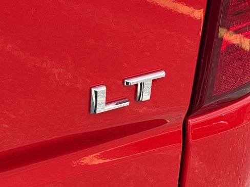 Used 2022 Chevrolet Silverado 1500 LT AWD/4WD image 9