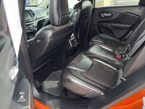 Used 2015 Jeep Cherokee Trailhawk w/ Cold Weather Group image 11