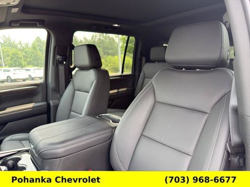 Used 2025 Chevrolet Suburban LT w/ Comfort Package AWD/4WD image 22