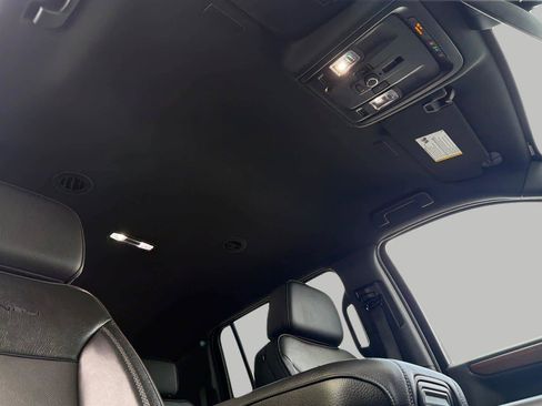 Used 2025 GMC Yukon XL Denali AWD/4WD image 20