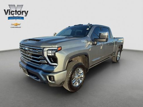 Used 2024 Chevrolet Silverado 3500 High Country w/ Technology Package image 3