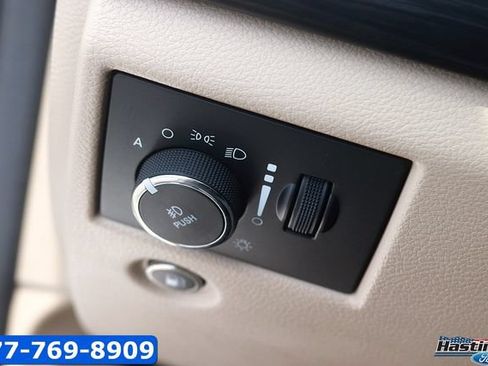Used 2022 Jeep Grand Cherokee Laredo E w/ Security & Convenience Group AWD/4WD image 25