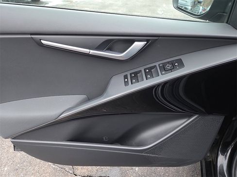 Certified 2023 Kia Niro EX image 13