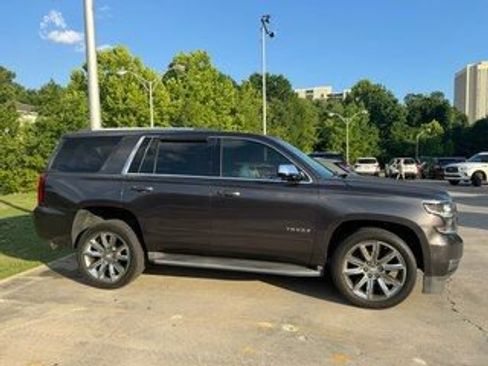 Used 2017 Chevrolet Tahoe Premier RWD image 3