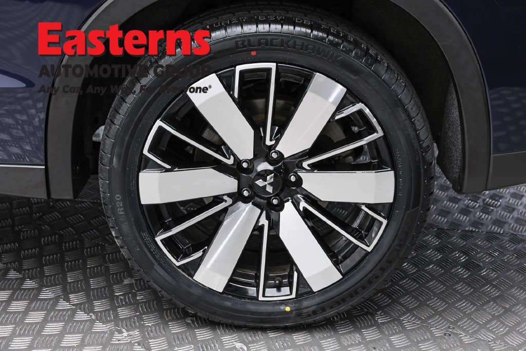 Used 2025 Mitsubishi Outlander SE FWD image 10
