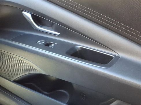 Used 2021 Hyundai Elantra SEL image 16