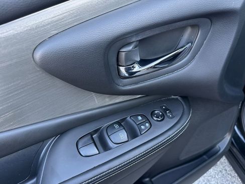 Used 2015 Nissan Murano S image 25