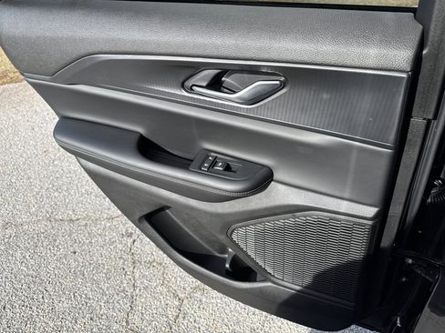 New 2025 Jeep Grand Cherokee Laredo w/ MOPAR Finishing Package image 21