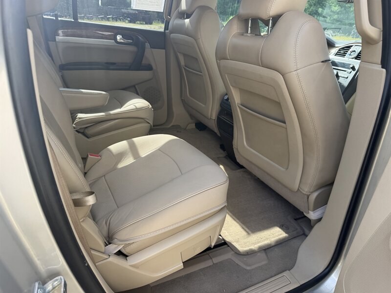 Used 2012 Buick Enclave Leather AWD/4WD image 30