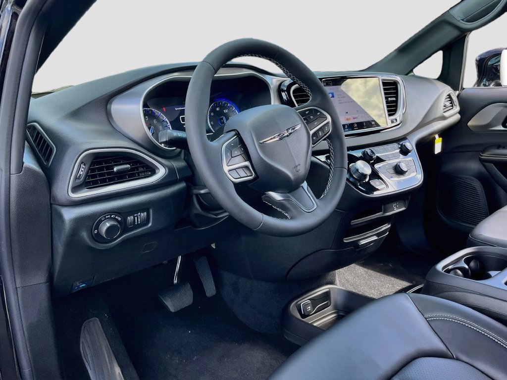 New 2026 Chrysler Voyager LX FWD image 9