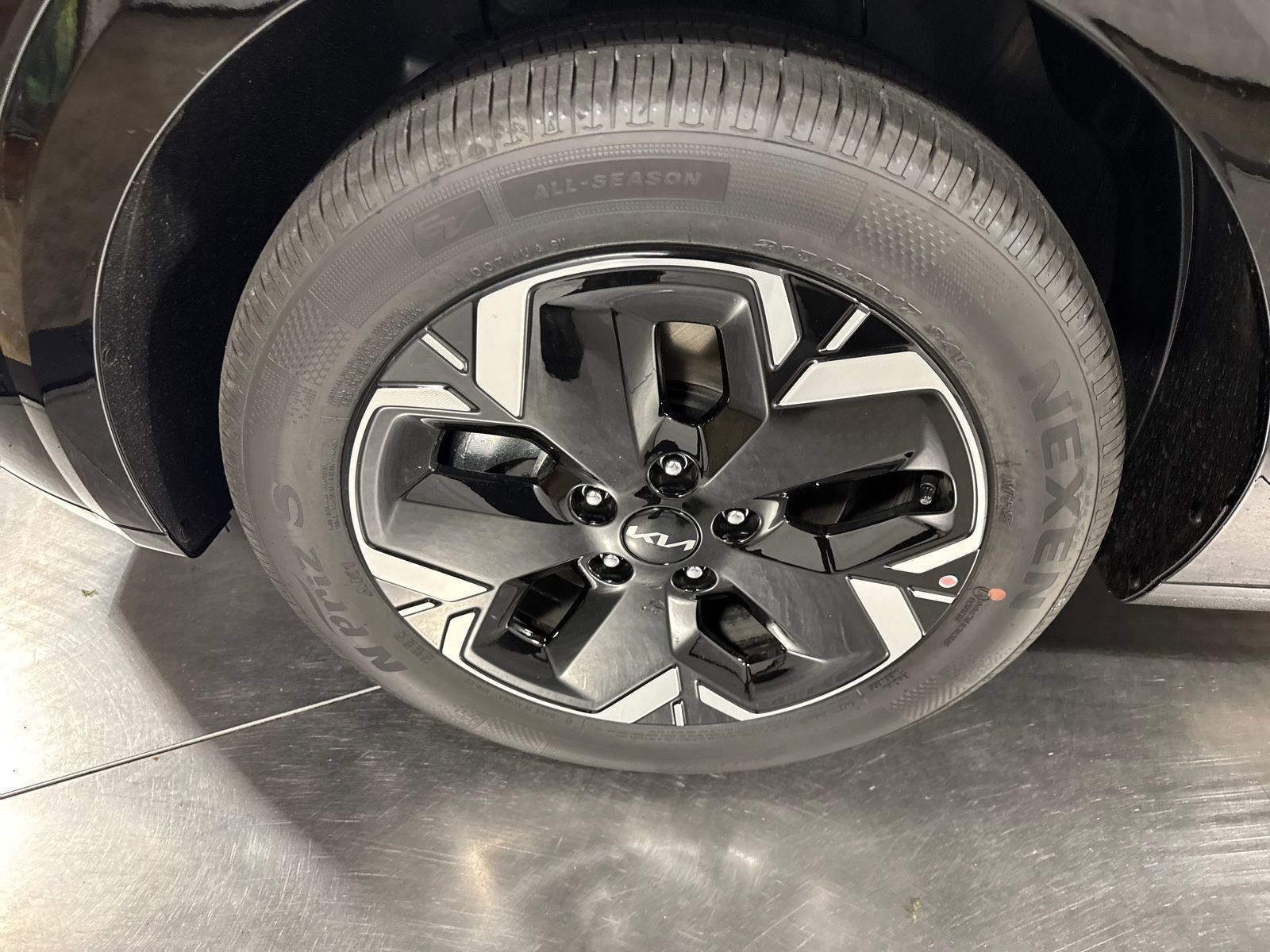 New 2026 Kia Niro Wind w/ Wind Preserve Package FWD image 2