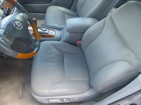 Used 2005 Lexus ES 330 FWD image 19