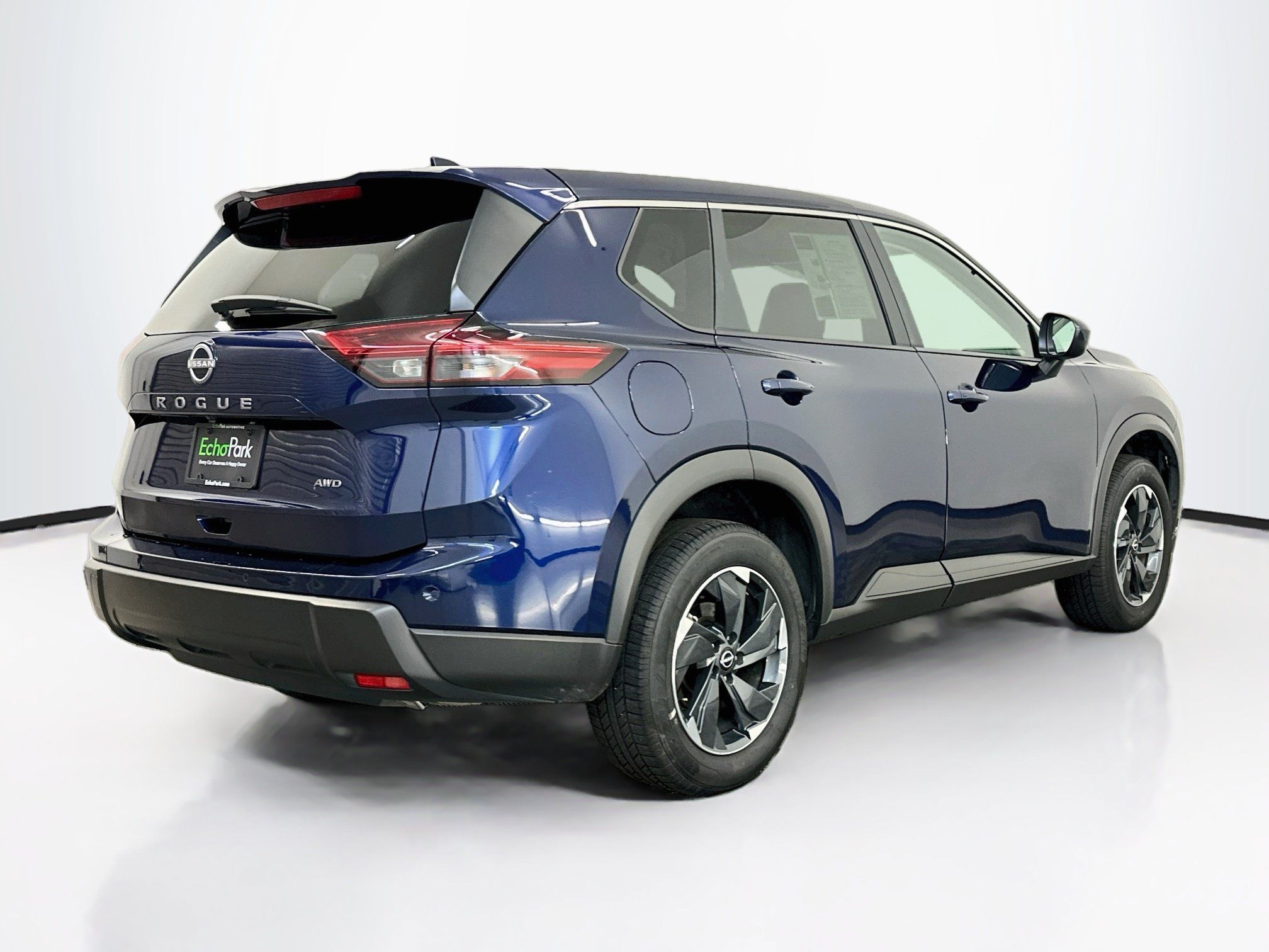 Used 2025 Nissan Rogue SV AWD/4WD image 9