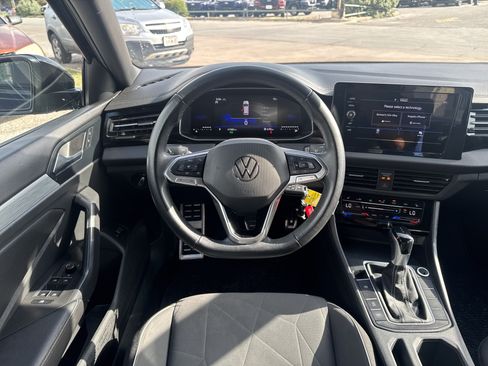 Used 2025 Volkswagen Jetta Sport FWD image 11