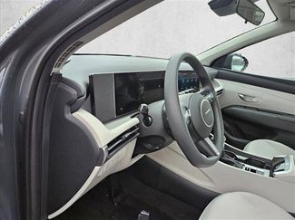 Certified 2025 Hyundai Tucson SE video 3
