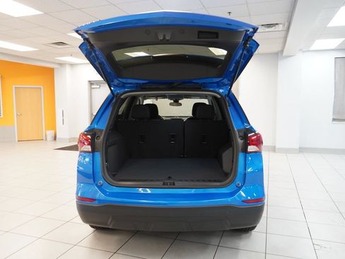 Used 2024 Chevrolet Equinox LS w/ LS Convenience Package FWD image 9