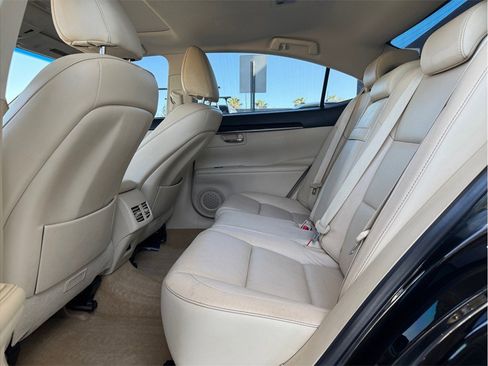 Used 2014 Lexus ES 350 w/ Luxury Package image 21