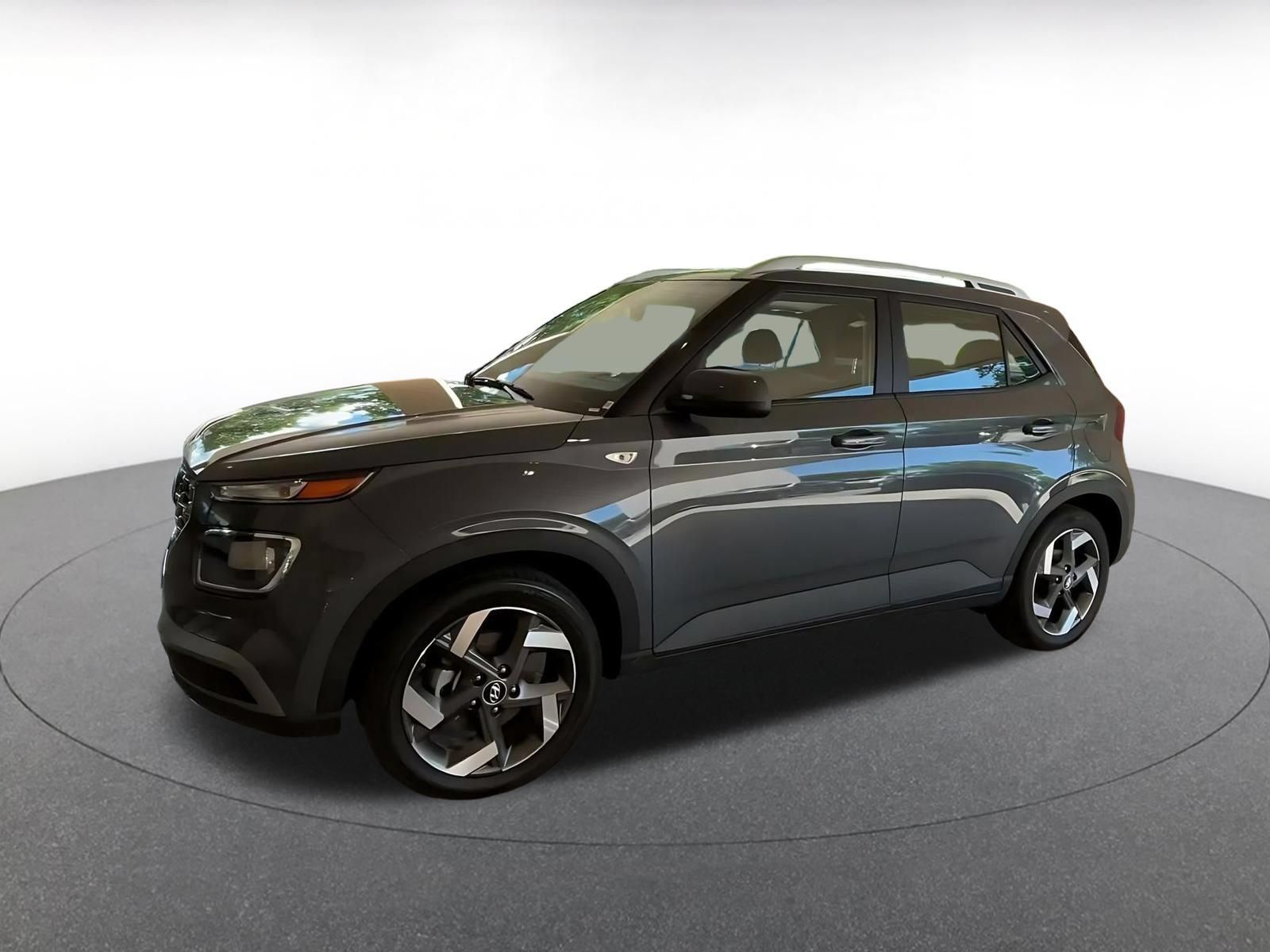 Used 2026 Hyundai Venue SEL FWD image 7