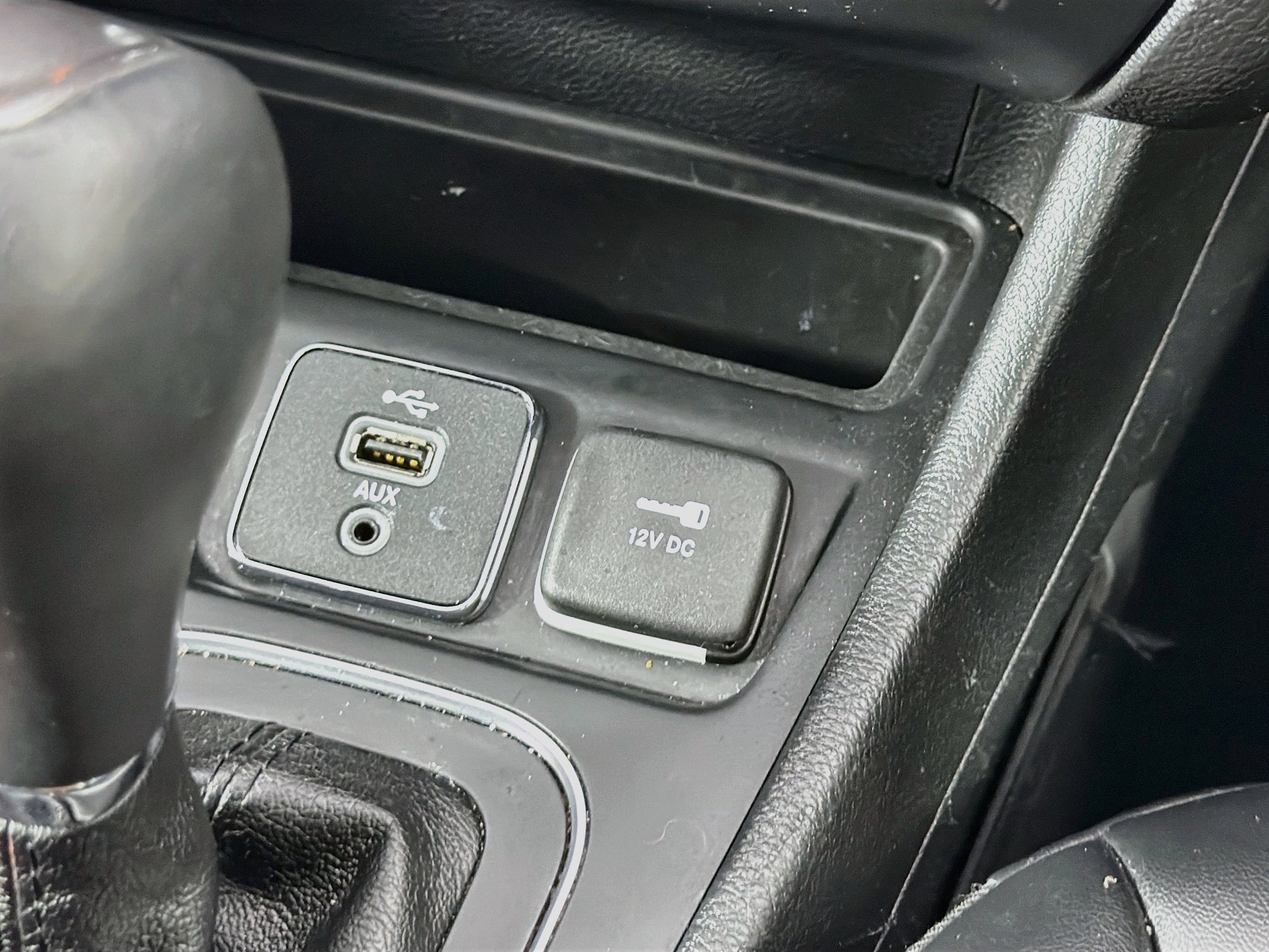 Used 2019 Jeep Cherokee Latitude Plus FWD image 25