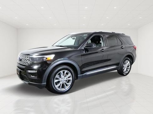 Used 2022 Ford Explorer Limited w/ Equipment Group 301A AWD/4WD image 3