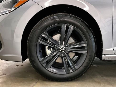 Used 2024 Volkswagen Jetta SE FWD image 11