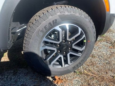 New 2025 Ford Ranger Lariat w/ FX4 Off-Road Package image 30