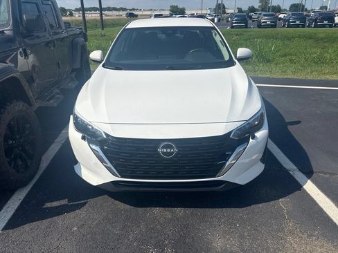 Used 2025 Nissan Sentra S FWD image 2