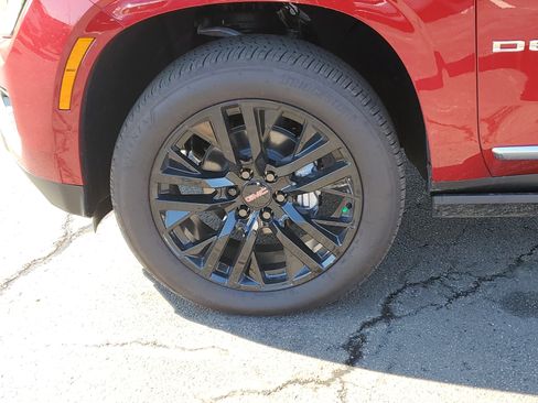 New 2025 GMC Yukon XL Denali w/ Sun & Power Step Package image 10