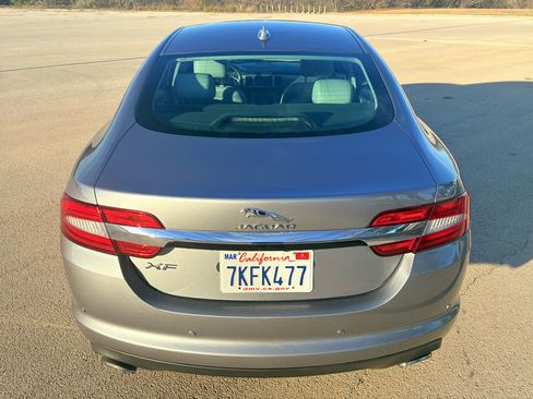 Used 2015 Jaguar XF Premium image 9