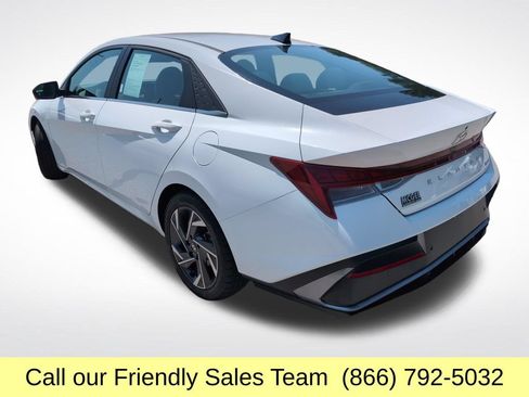 Used 2024 Hyundai Elantra Limited FWD image 3