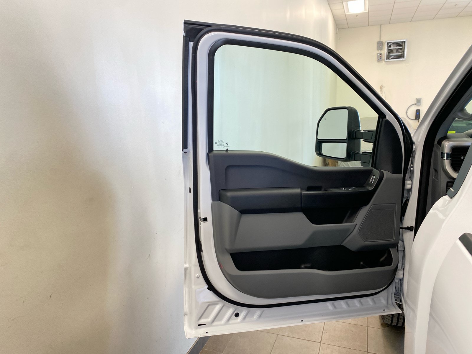 New 2026 Ford F250 XL w/ XL Chrome Package RWD image 9