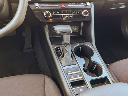 Certified 2025 Hyundai Sonata SE image 17