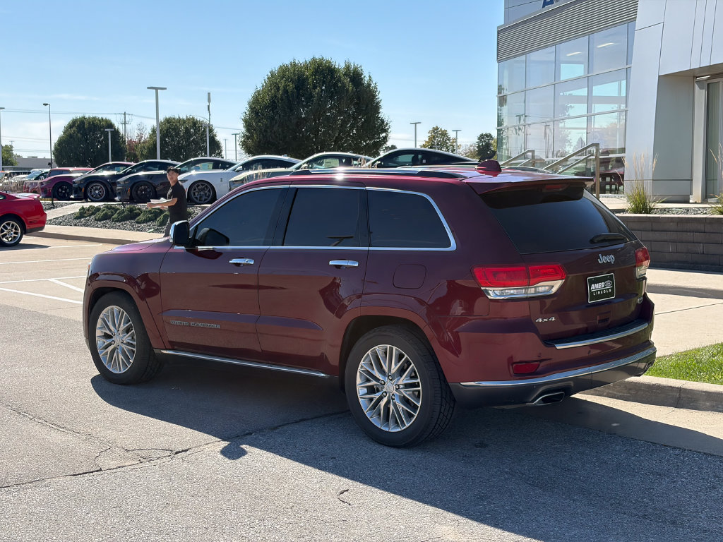 Used 2017 Jeep Grand Cherokee Summit AWD/4WD image 4