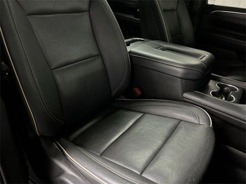 Certified 2023 GMC Yukon SLT w/ SLT Luxury Package image 29