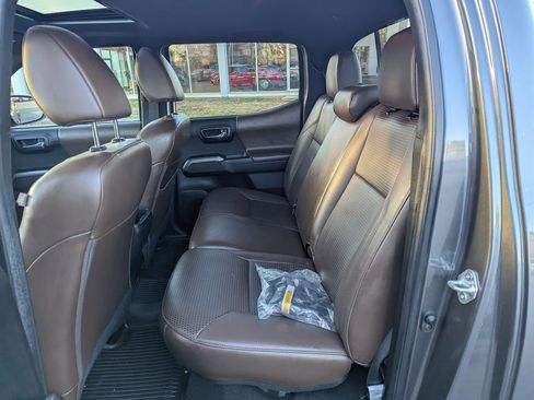 Used 2023 Toyota Tacoma Limited image 17