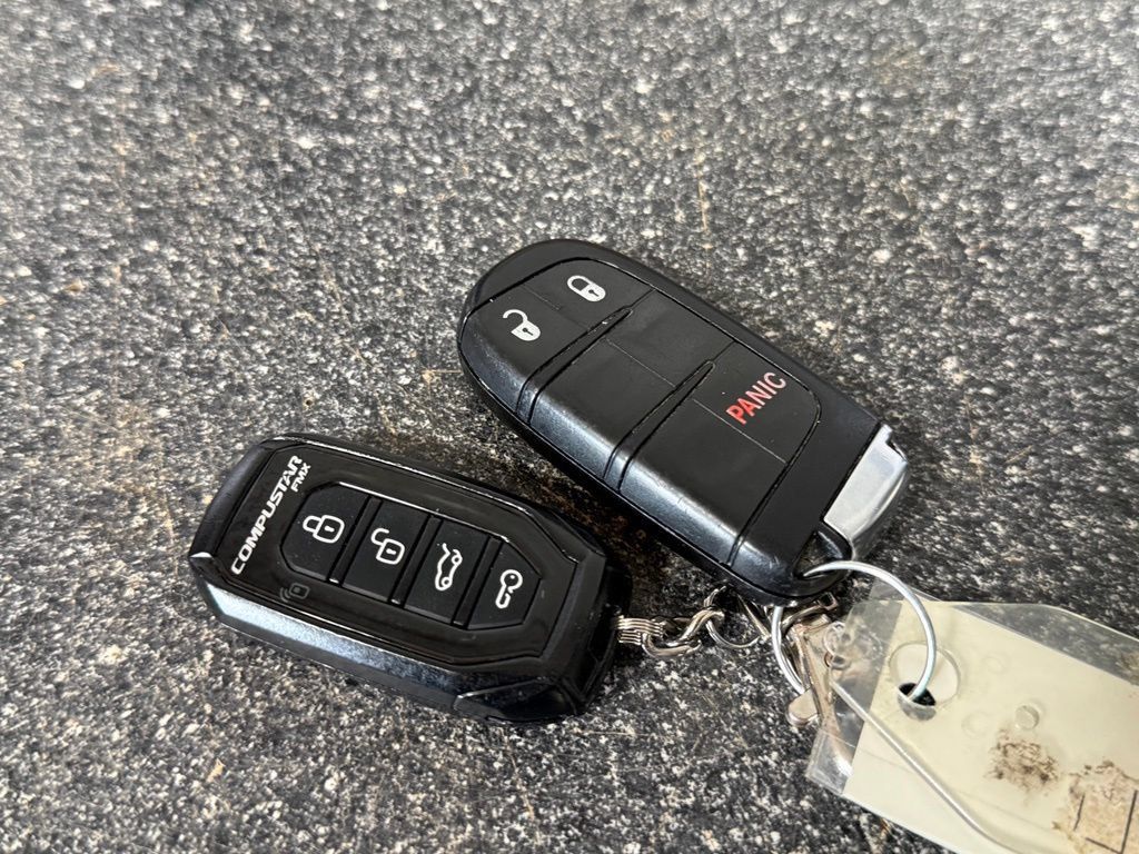 Certified 2020 Jeep Grand Cherokee Laredo AWD/4WD image 40