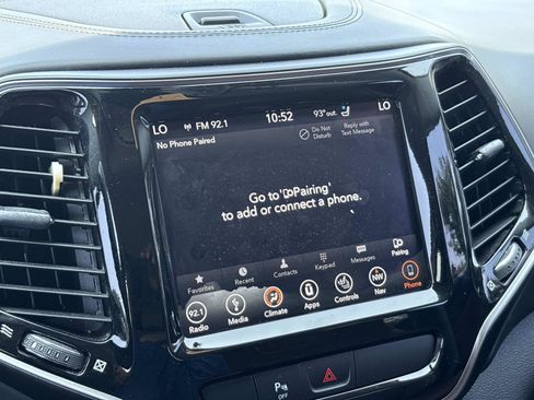 Used 2019 Jeep Cherokee Overland FWD image 25