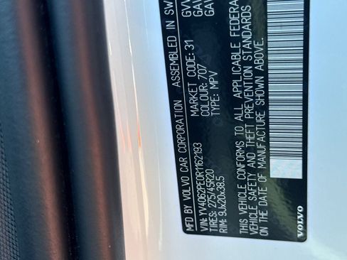 Certified 2024 Volvo XC90 B6 Plus image 30