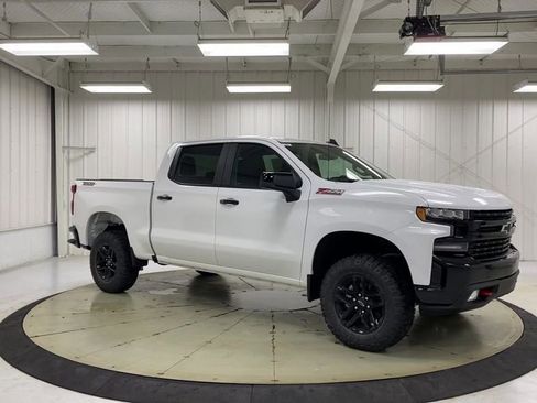 Used 2022 Chevrolet Silverado 1500 LT Trail Boss image 2