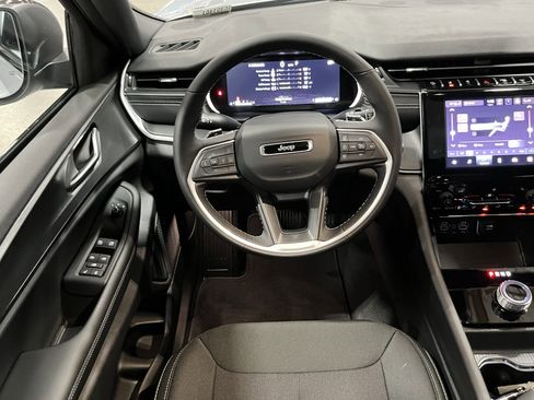 Certified 2025 Jeep Grand Cherokee Laredo X w/ Luxury Tech Group I image 12