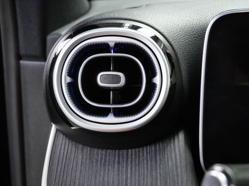 Certified 2026 Mercedes-Benz GLC 300 4MATIC image 24